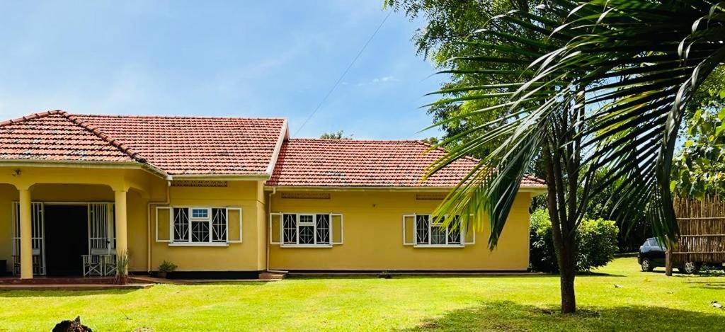 Buutu Nest Bed & Breakfast Jinja Ngoại thất bức ảnh