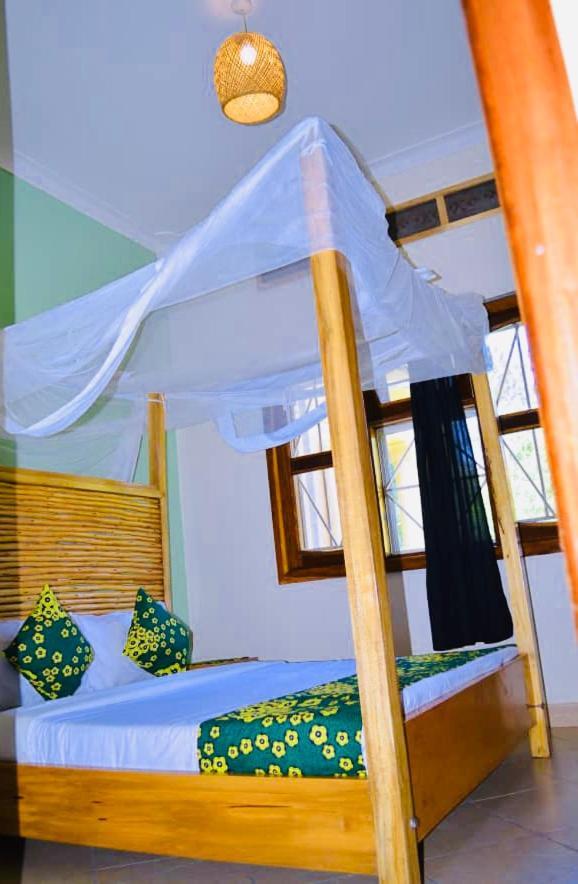 Buutu Nest Bed & Breakfast Jinja Ngoại thất bức ảnh